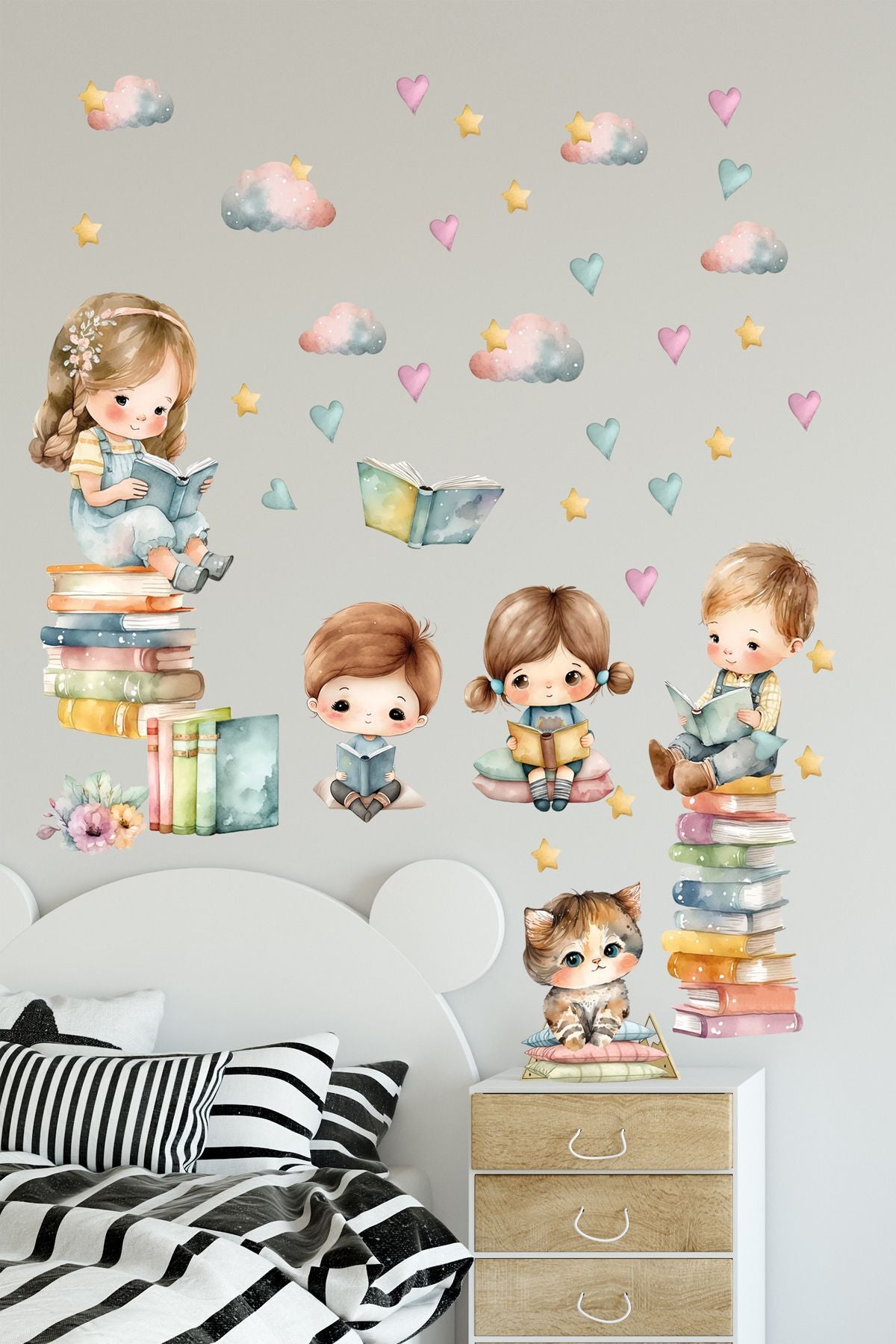 Kitap Okuyan Çocuklar Çocuk Odası Dekoratif Duvar Sticker Seti