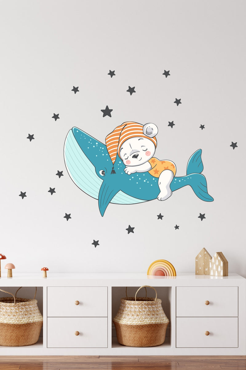 Mavi Balina Üzerinde Uyuyan Ayıcık Duvar Sticker Seti