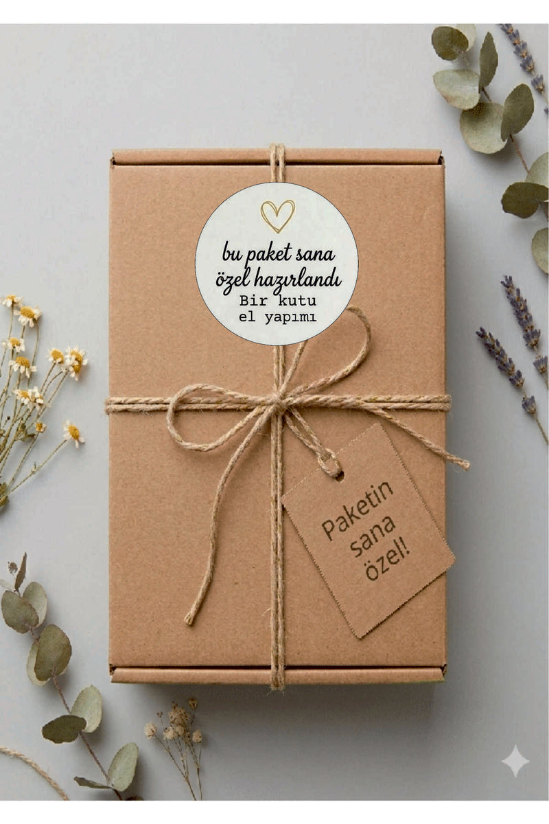 Paketlemeye özel 30 adet sticker, (farklı trend modeller ile mağazamızda kampanyalı olarak satışta)