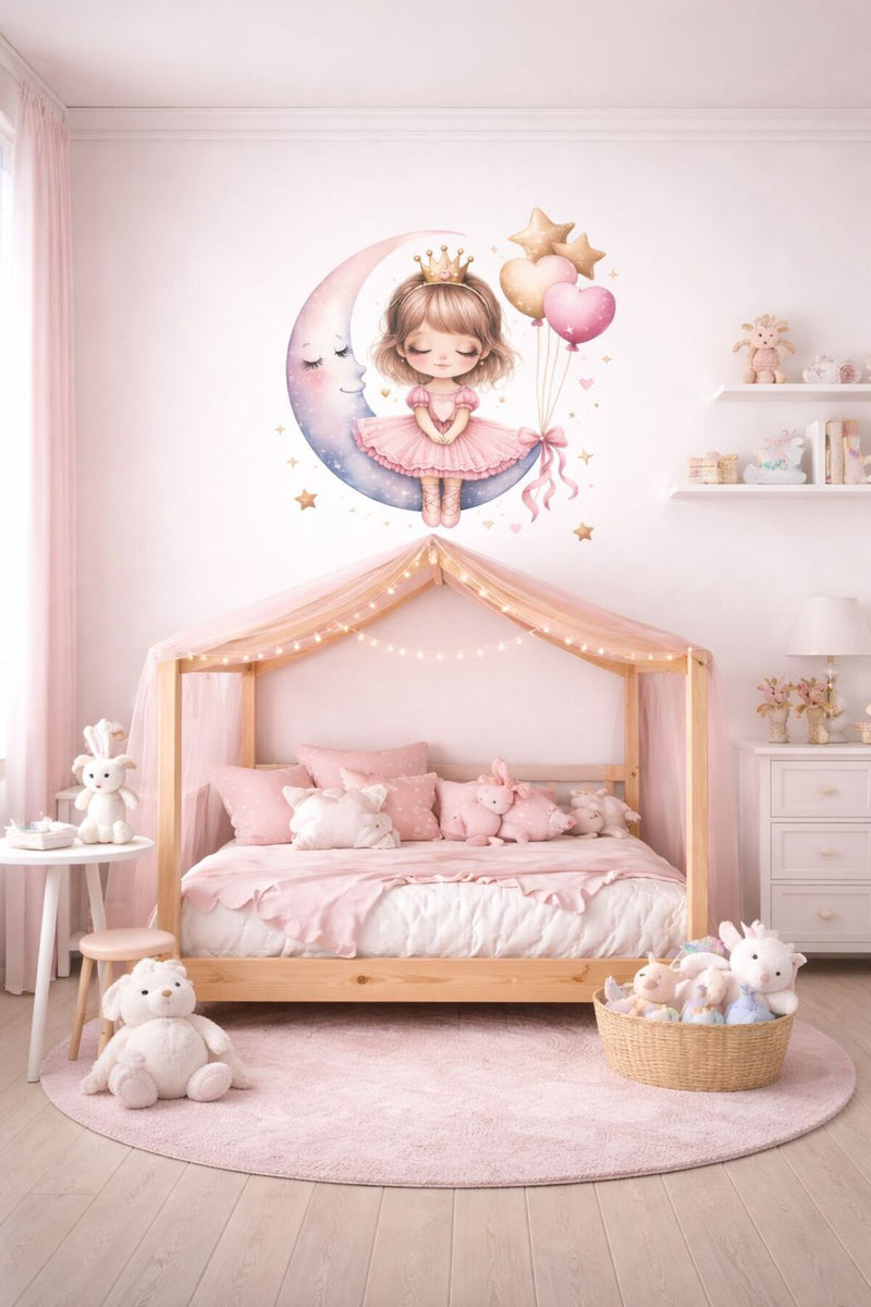 Ayda Oturan Sevimli Kız Çocuk Odası Duvar Sticker Seti