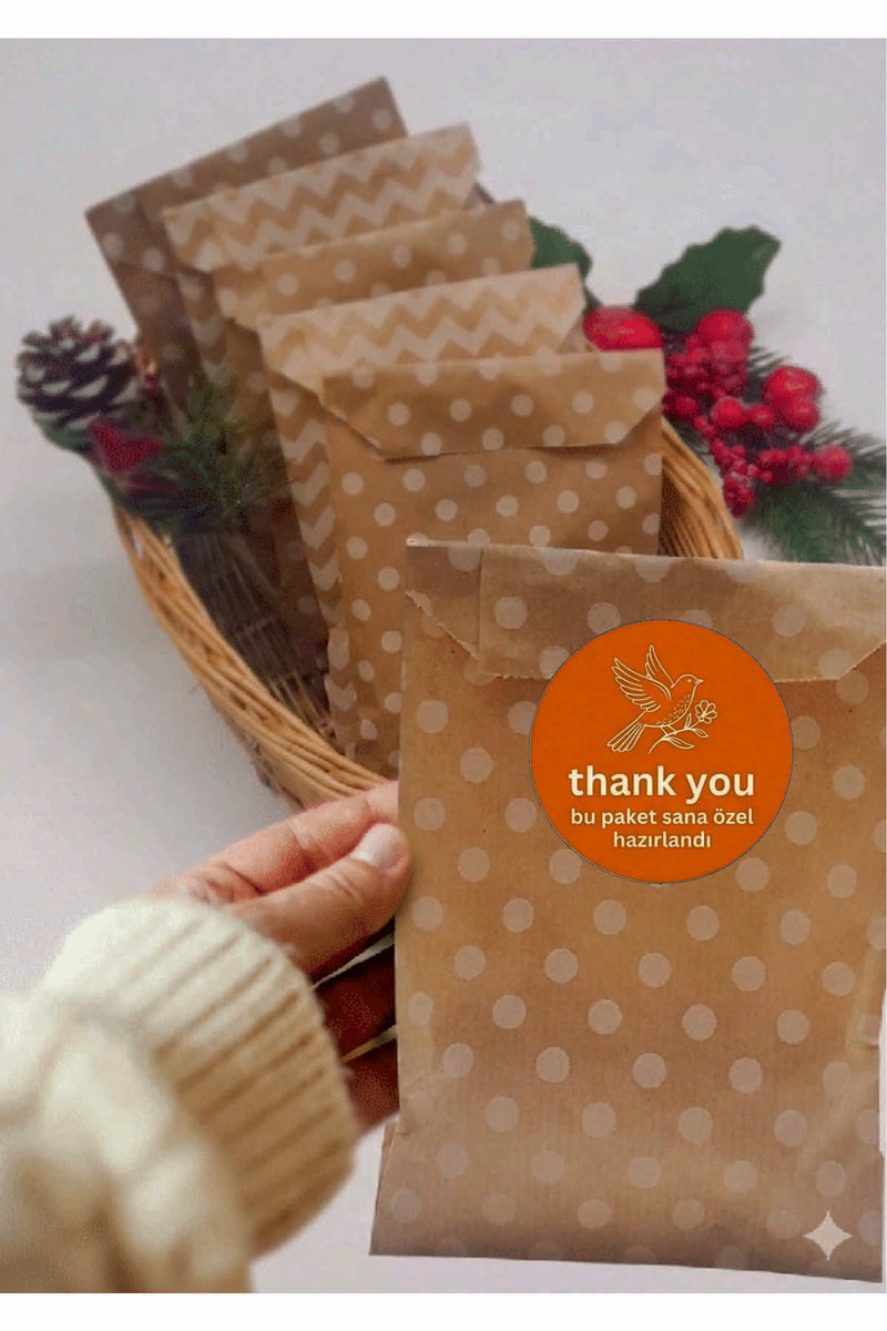 Paketlemeye özel 30 adet sticker, (farklı trend modeller ile mağazamızda kampanyalı olarak satışta)