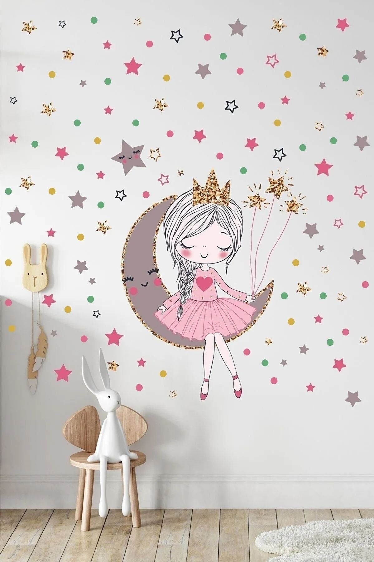 Ayda Oturan Sevimli Kız Ve 150 Adet Yıldız Ve Puantiyeler Çocuk Odası Mega Duvar Sticker Seti