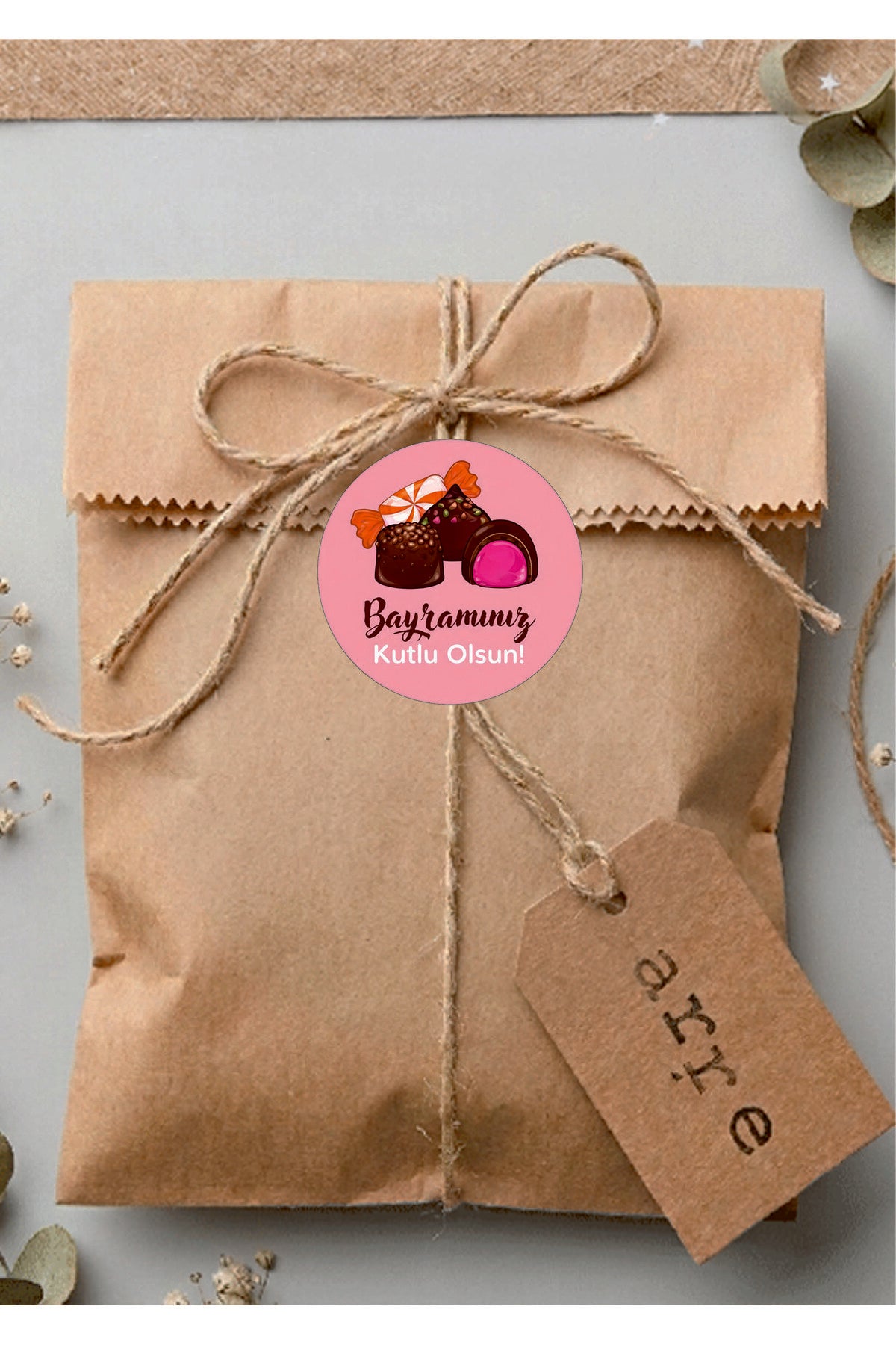 Bayramınız Kutlu Olsun yazılı, Paketleme Kutularına Özel Etiketler 4 cm Çapında 15 Adet Etiket