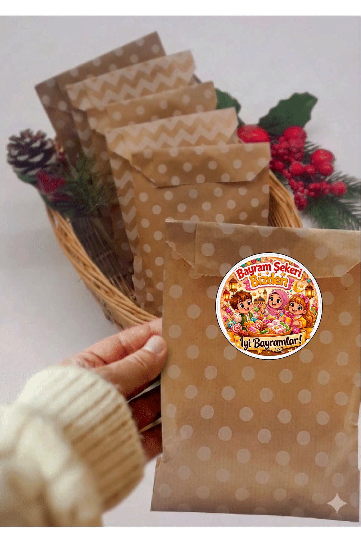 İyi Bayramlar yazılı, Paketleme Kutularına Özel Tasarım Etiketler 4 cm Çapında 15 Adet Etiket