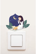 - Priz - Ramazan Dua Eden Kadın ve Kuran Dekoratif Priz Sticker