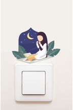 - Priz - Ramazan Dua Eden Kadın ve Kuran Dekoratif Priz Sticker