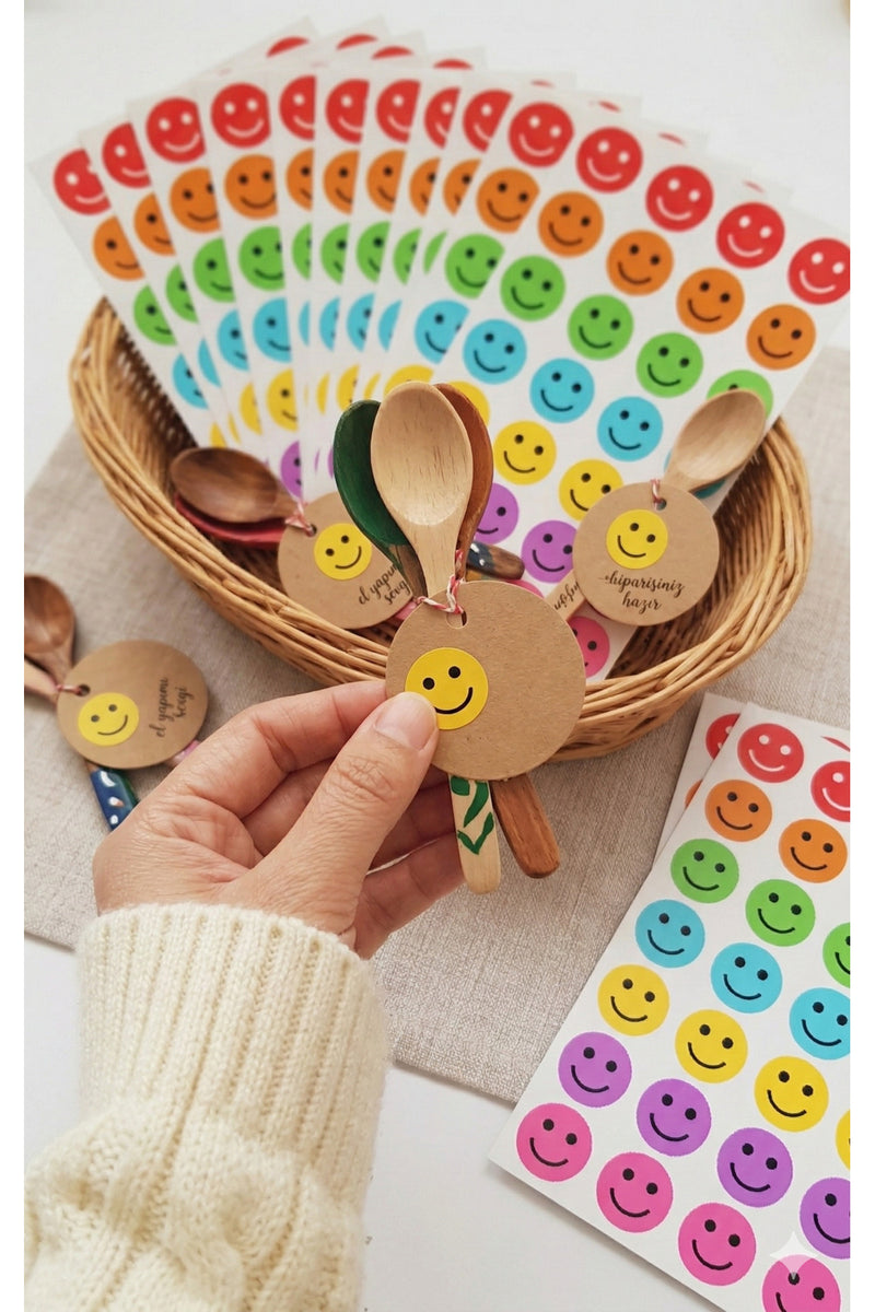Paketlerinizi süslemenize Yardımcı gülen surat renkli emojiler Etiketi