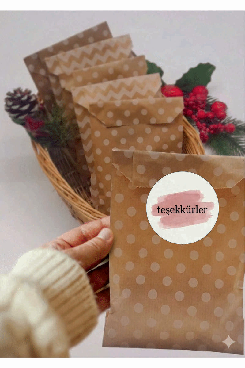 Paketlemeye özel 30 adet sticker, (farklı trend modeller ile mağazamızda kampanyalı olarak satışta)