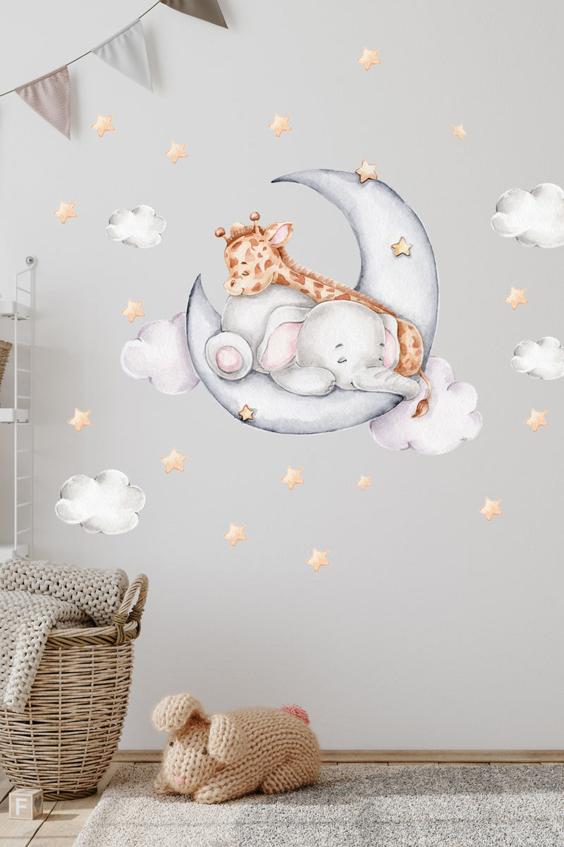 Ay Üzerinde Uyuyan Fil Ve Zürafa Çocuk Odası Duvar Sticker Seti