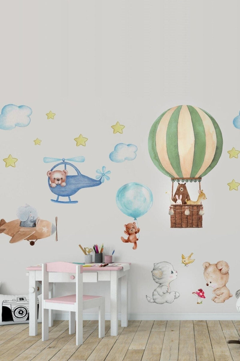 Sevimli Hayvanların Gökyüzü Yolculuğu Duvar Sticker Seti