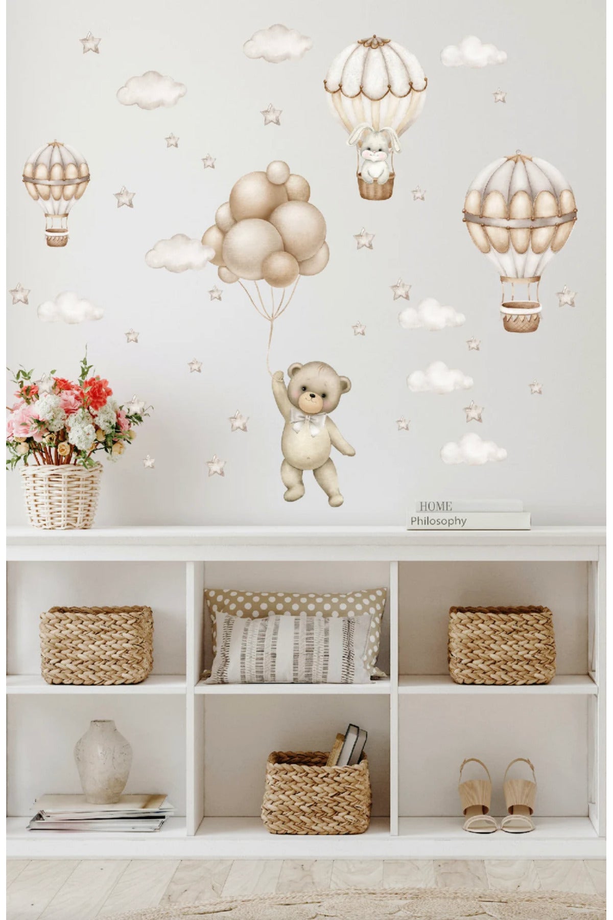 Soft Kahverengi Bej Tonlarda Uçan Balon Macerası Çocuk Odası Duvar Sticker Seti