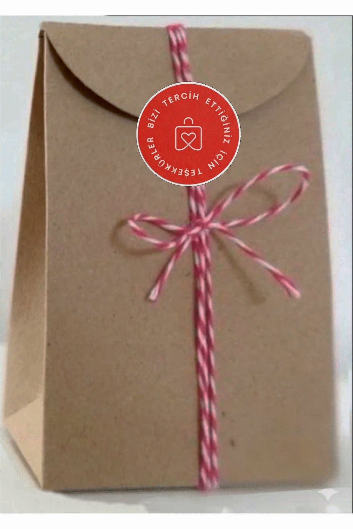 Paketlemeye özel 30 adet sticker, (farklı trend modeller ile mağazamızda kampanyalı olarak satışta)