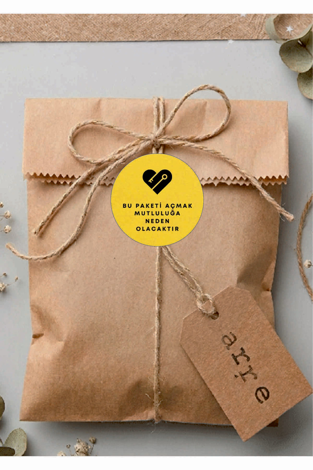 Paketlemeye özel 30 adet sticker, (farklı trend modeller ile mağazamızda kampanyalı olarak satışta)