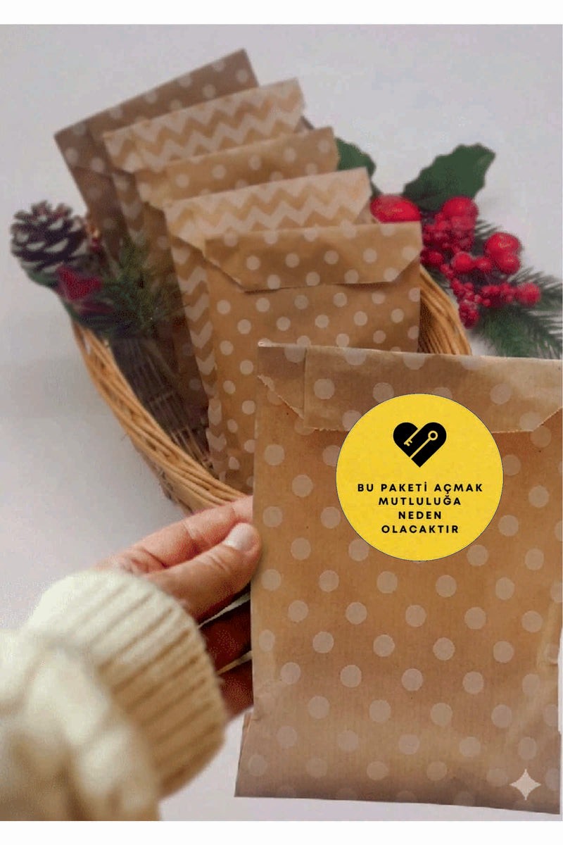 Paketlemeye özel 30 adet sticker, (farklı trend modeller ile mağazamızda kampanyalı olarak satışta)