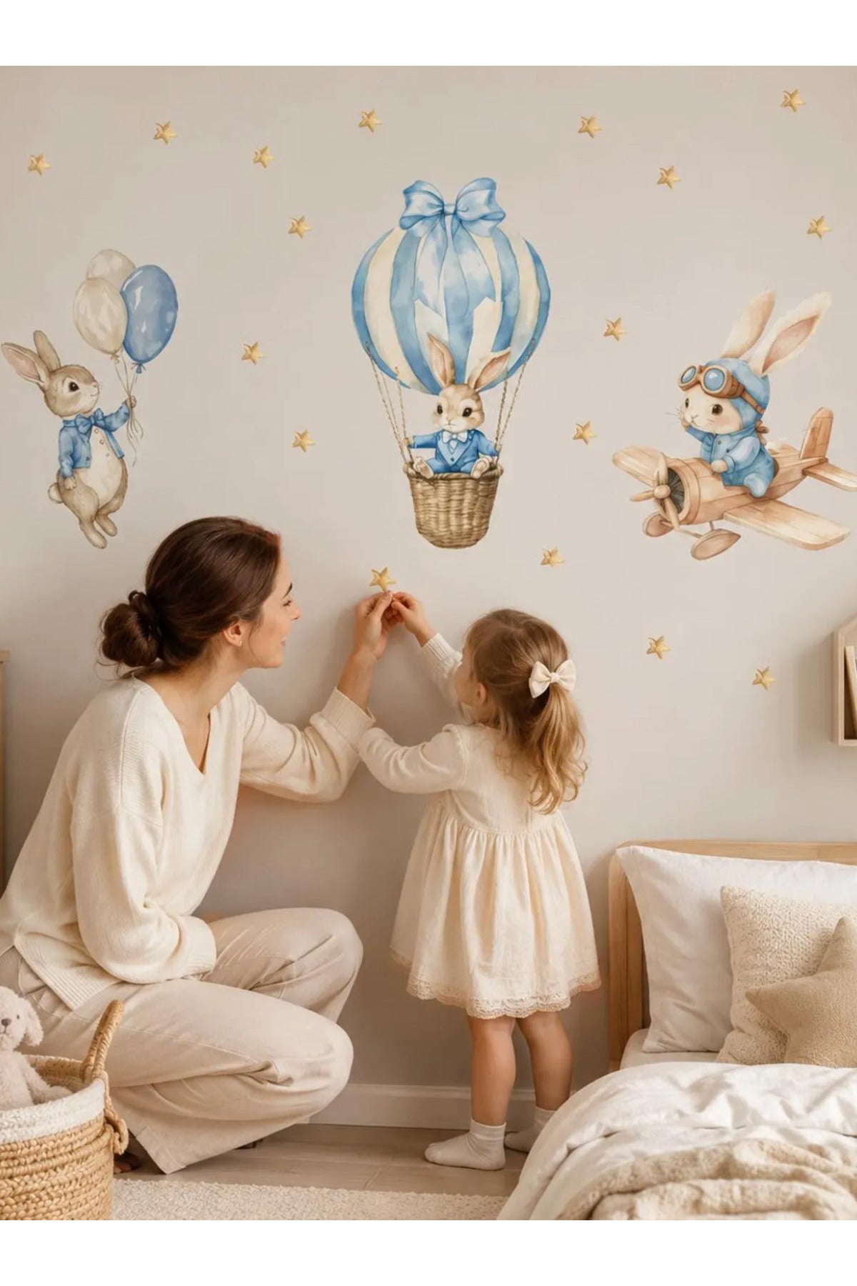 Mavi Balonlu Minik Tavşanlar Çocuk Odası Dekoratif Duvar Sticker Seti